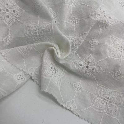 Small Mesh Design White Embroidery Fabrics 100% Cotton Breathable For Dresses