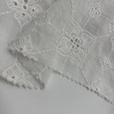 Small Mesh Design White Embroidery Fabrics 100% Cotton Breathable For Dresses